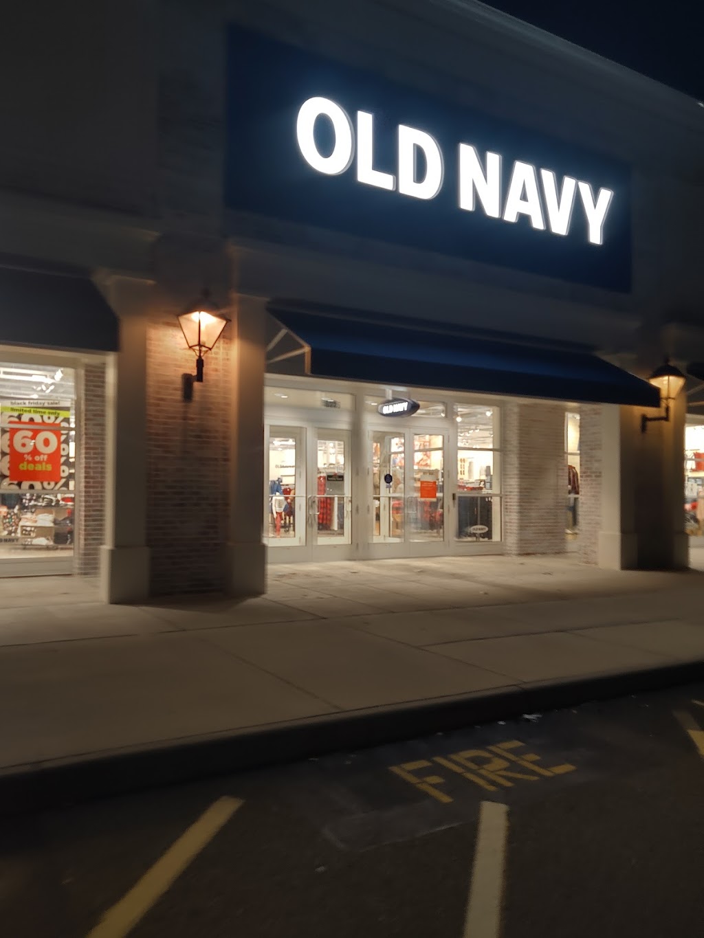 Old Navy | 5225 Settlers Market Blvd #140, Williamsburg, VA 23188, USA | Phone: (757) 603-4198