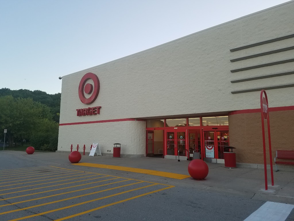 Target | 2553 Sun Valley Dr, Delafield, WI 53018, USA | Phone: (262) 646-5200