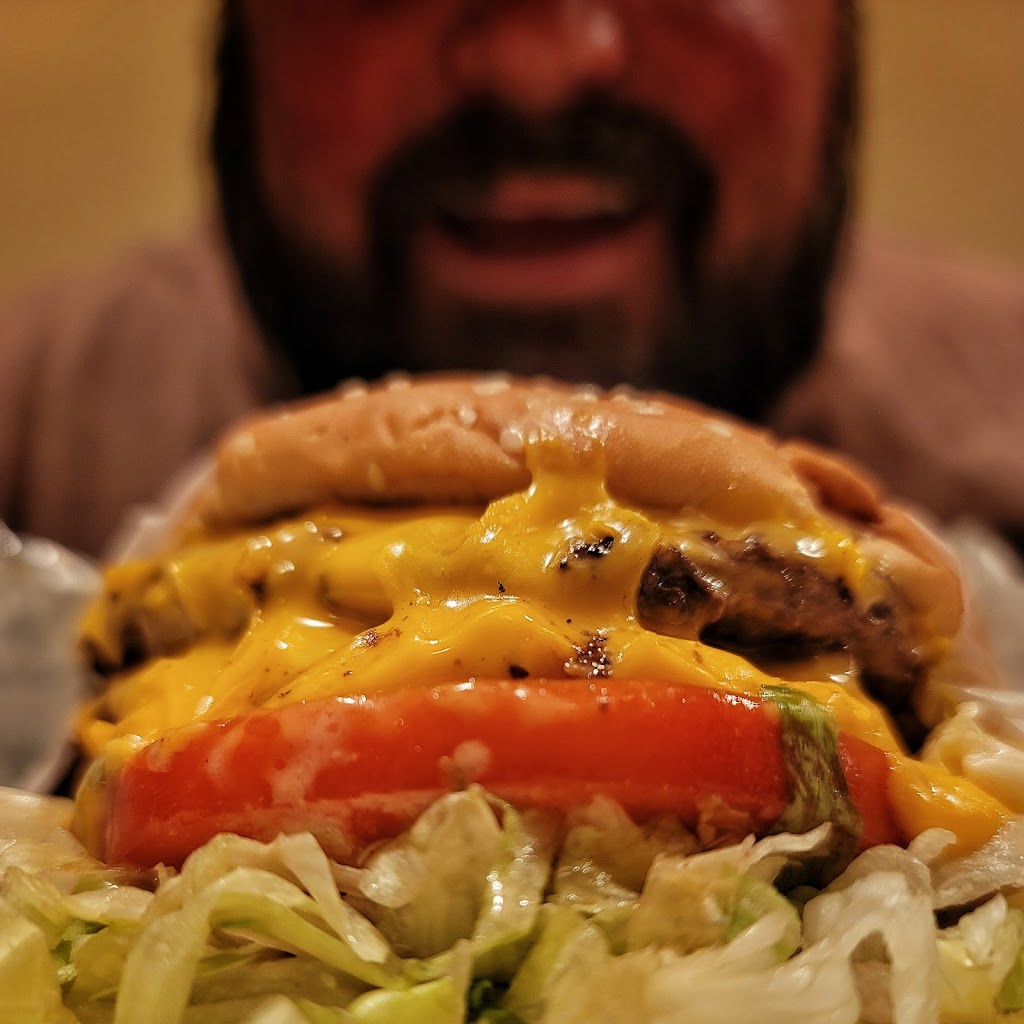 Bobs Giant Burgers | 4223 First St, Pleasanton, CA 94566, USA | Phone: (925) 846-4657