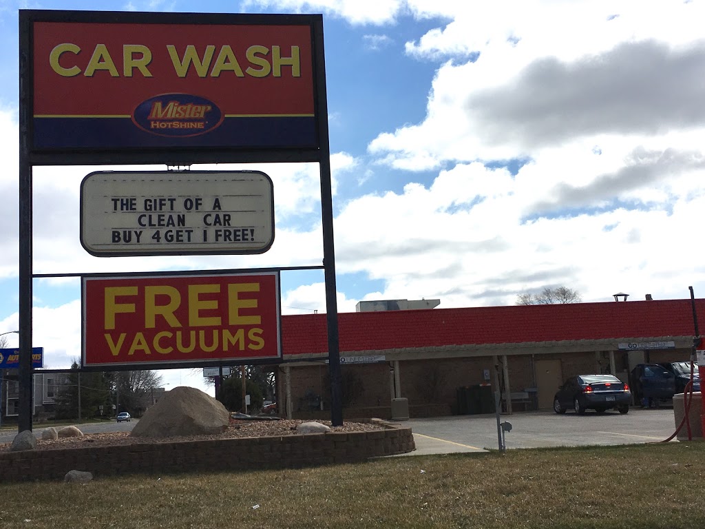 Mister Car Wash | 700 E River Rd, Anoka, MN 55303, USA | Phone: (763) 427-1860