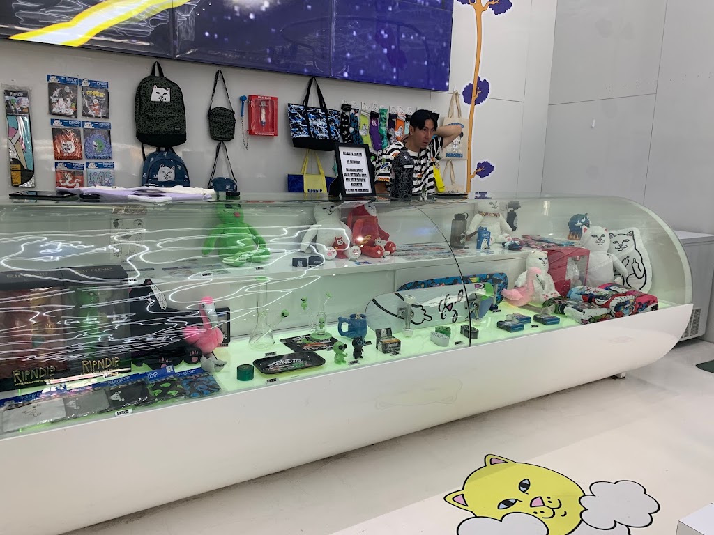 RIPNDIP | 441 N Fairfax Ave, Los Angeles, CA 90036, USA | Phone: (323) 424-4504