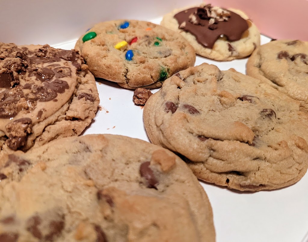 Crumbl Cookies - Glendora | 1365 E Gladstone St, Glendora, CA 91740 | Phone: (626) 385-6756