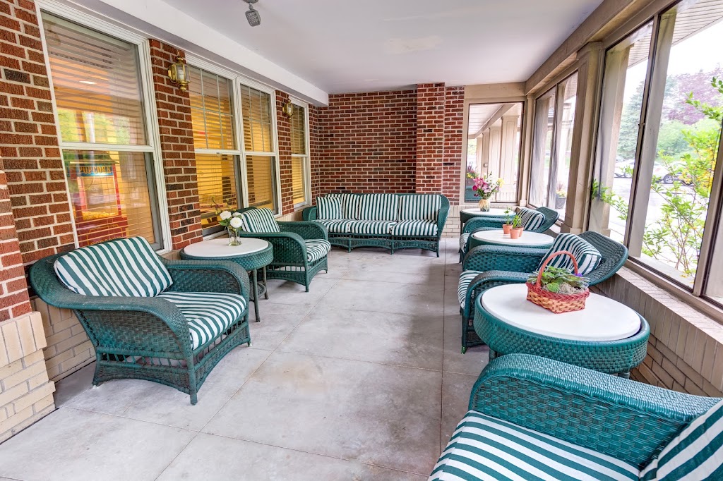 Townehall Place of West Bloomfield | 4460 Orchard Lake Rd, West Bloomfield Township, MI 48323, USA | Phone: (248) 683-1010