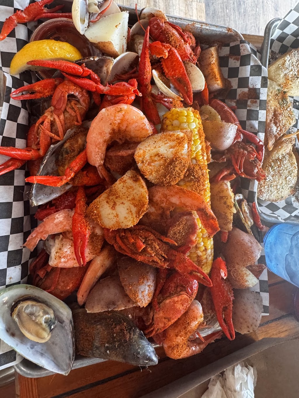 Deltaville Tap & Raw Bar | 274 Bucks Vw Ln, Deltaville, VA 23043, USA | Phone: (804) 776-1039