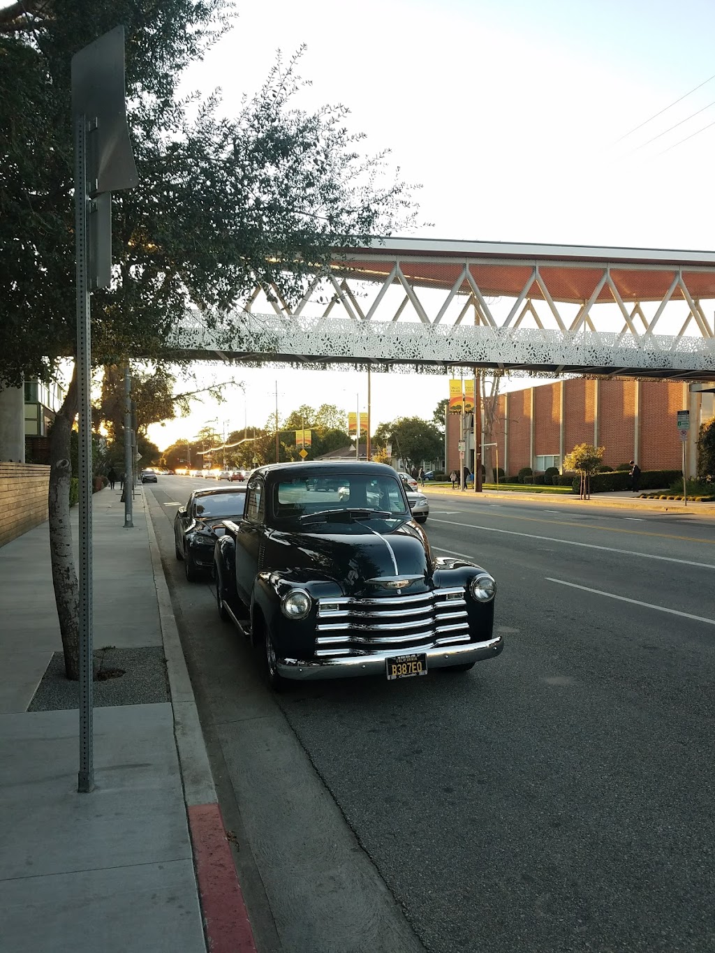 Oakwood Secondary School | 11600 Magnolia Blvd, North Hollywood, CA 91601, USA | Phone: (818) 732-3000
