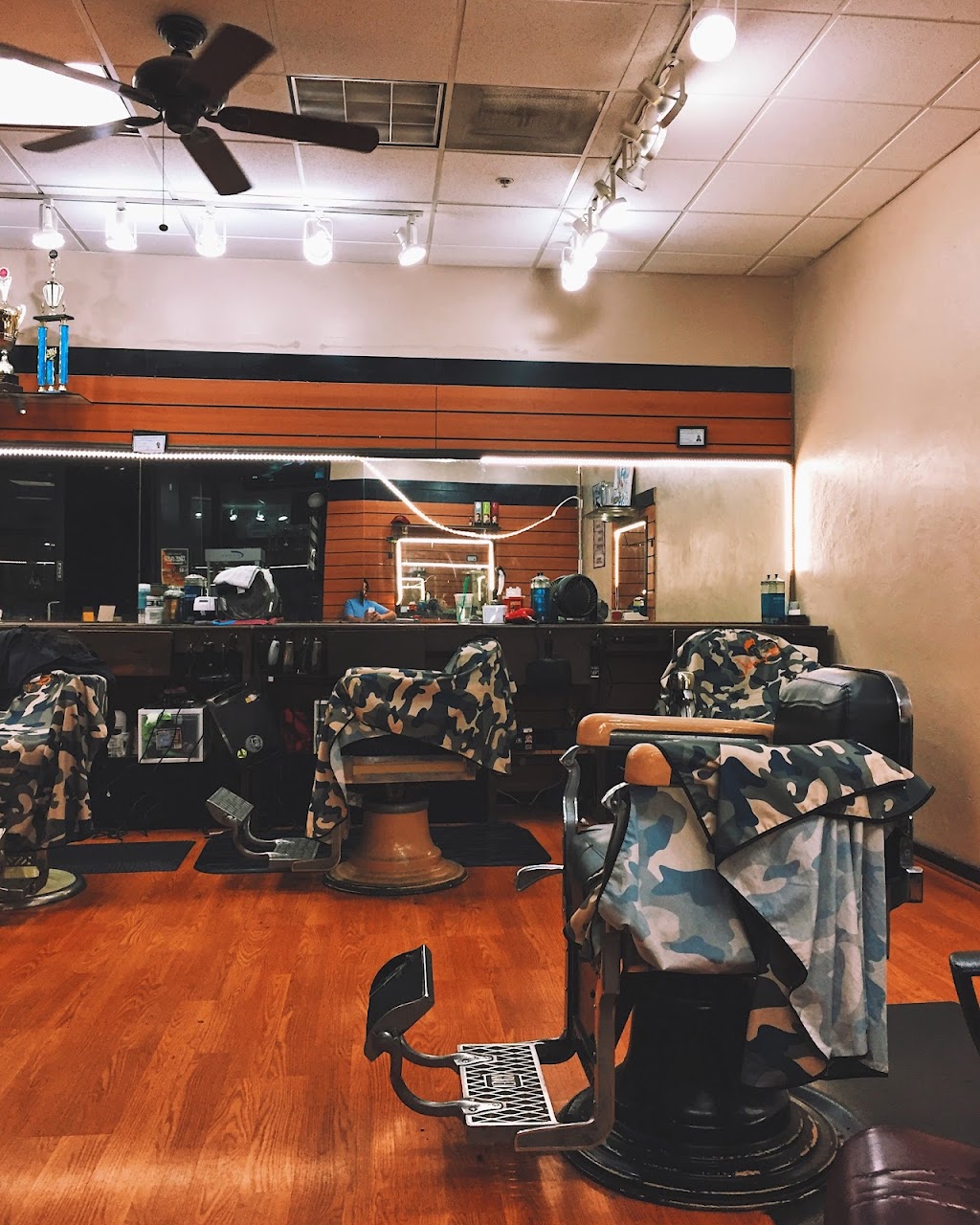 HEADLINERS BARBER SHOP LLC TRADEMARK COMPANY | 5870 E Broadway Blvd, Tucson, AZ 85711, USA | Phone: (520) 790-0677