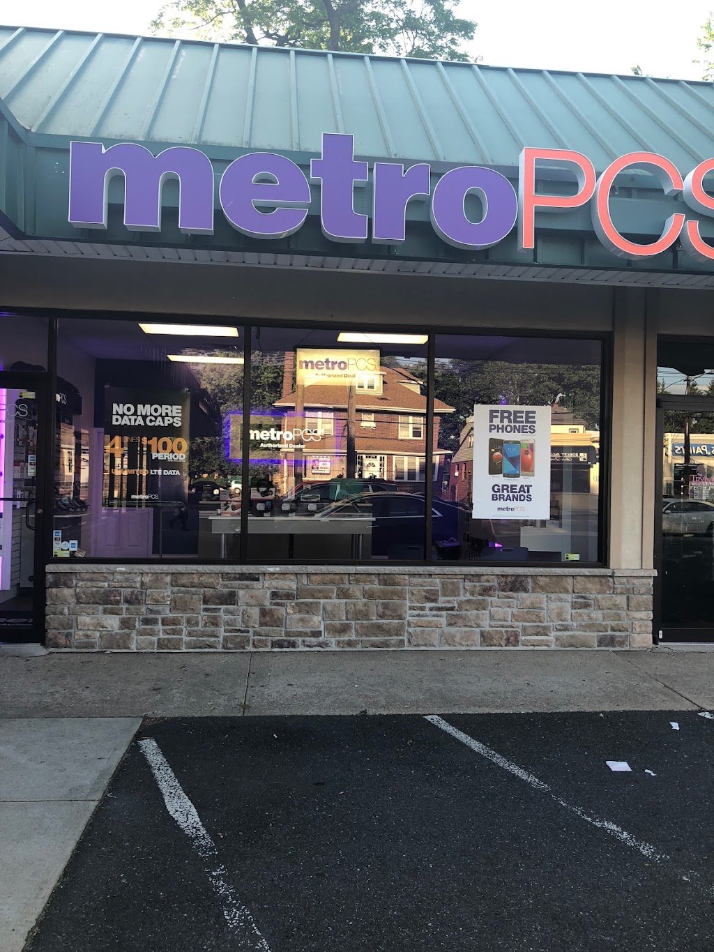 Metro by T-Mobile | 613 Ridge Rd, North Arlington, NJ 07031, USA | Phone: (888) 863-8768