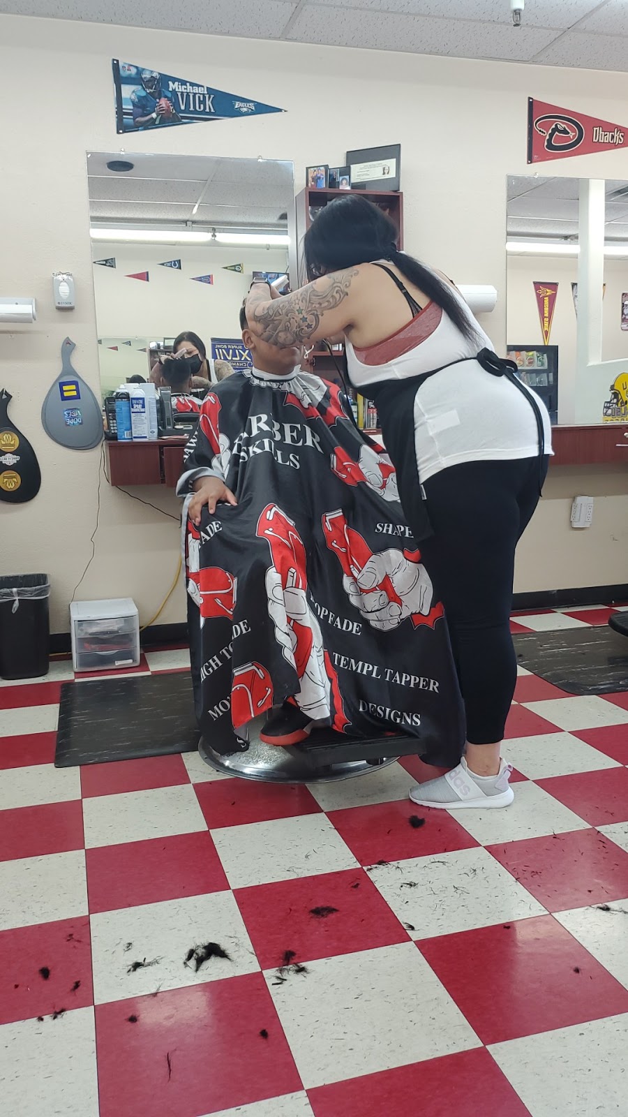 Sidelines Barber Shop & Beauty Salon | 6750 W Olive Ave Control West, Peoria, AZ 85345, USA | Phone: (623) 334-0063