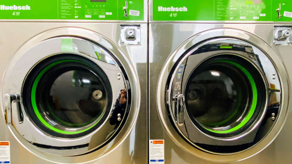 Lavender laundromat | 14227 Tukwila International Blvd, Tukwila, WA 98168, USA | Phone: (206) 886-6162