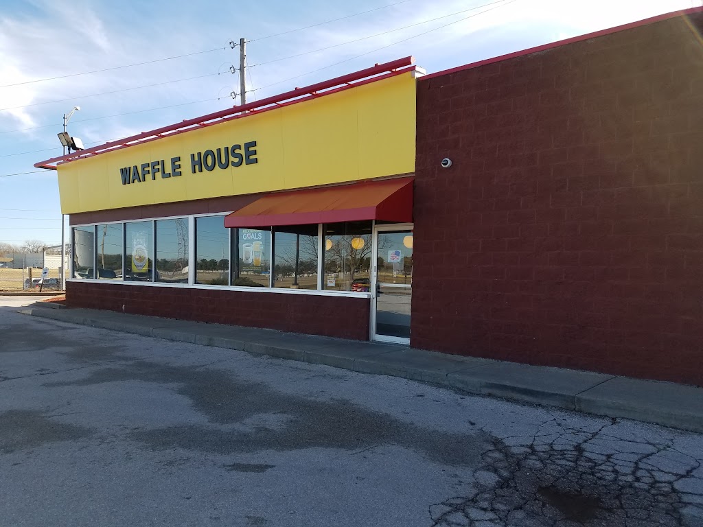 Waffle House | 301 Little Hills Expy, St Charles, MO 63301, USA | Phone: (636) 947-7628