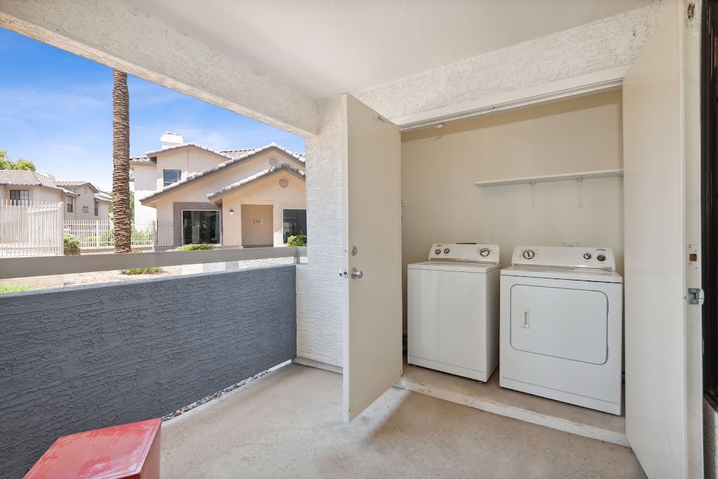 Garden Grove Apartment Homes | 900 W Grove Pkwy, Tempe, AZ 85283, USA | Phone: (844) 347-1082