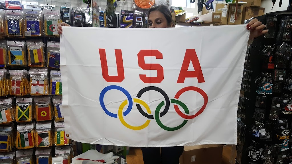 Flag World and Sports | 4260 N Scottsdale Rd, Scottsdale, AZ 85251, USA | Phone: (480) 668-3953