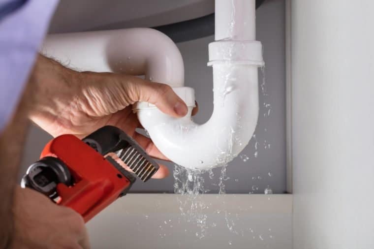 Bakersfield Emergency Plumbers | 2105 Douglas St, Bakersfield, CA 93308 | Phone: (213) 732-3677