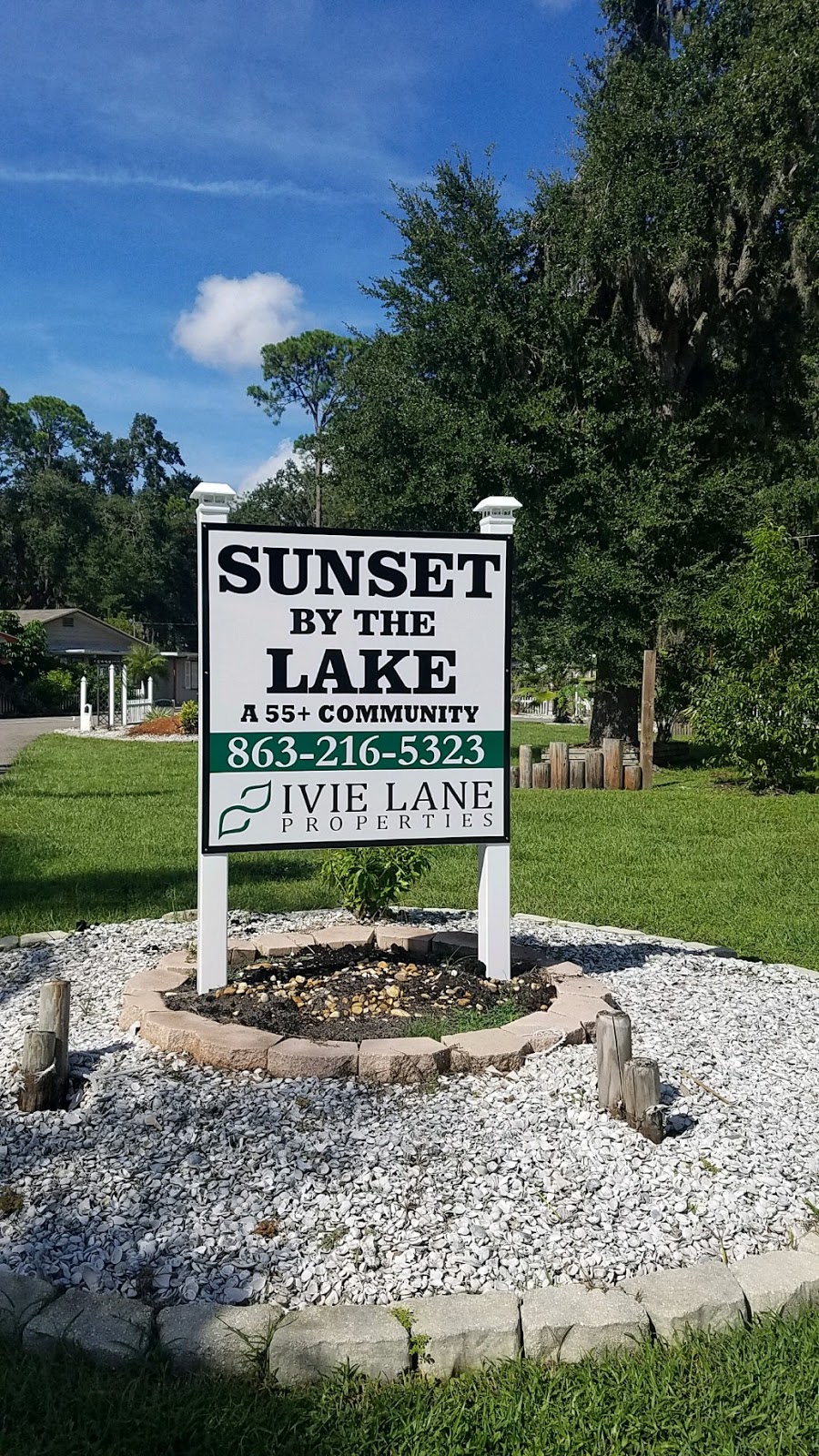 Sunset by the Lake | 203 Sunset Dr, Lake Alfred, FL 33850, USA | Phone: (863) 216-5323