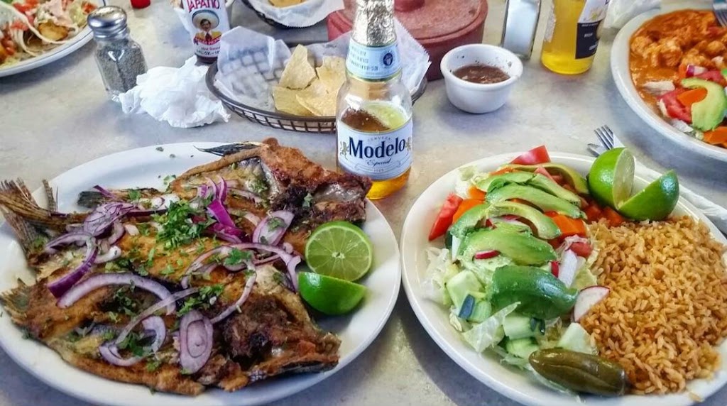 Mariscos El Puerto Escondido - Inglewood 1 | 915 W Arbor Vitae St, Inglewood, CA 90301, USA | Phone: (310) 670-1014