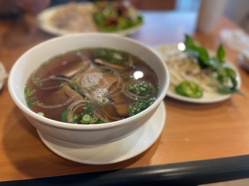 Pho Em | 4507 Garth Rd #C, Baytown, TX 77521, USA | Phone: (832) 572-7832