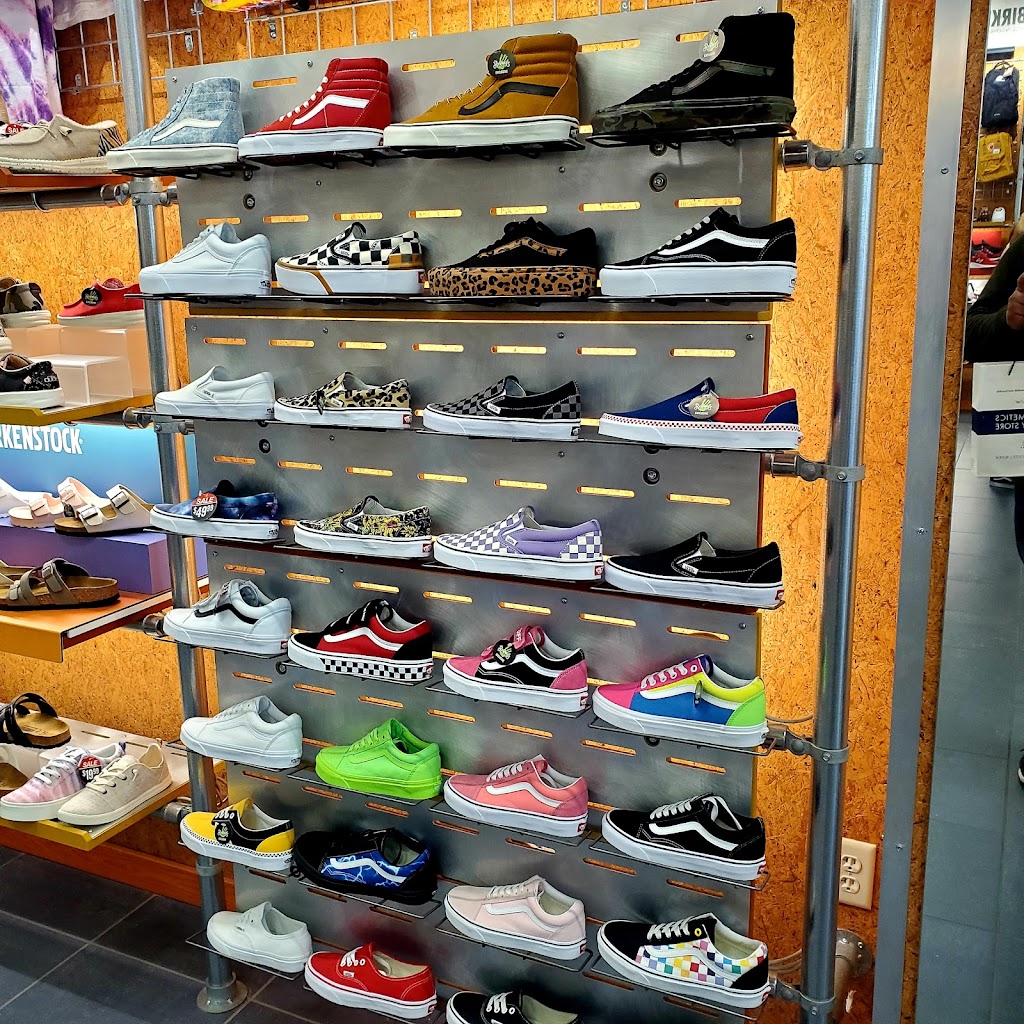 Journeys | 400 Premium Outlets Dr, Monroe, OH 45050 | Phone: (513) 217-9230