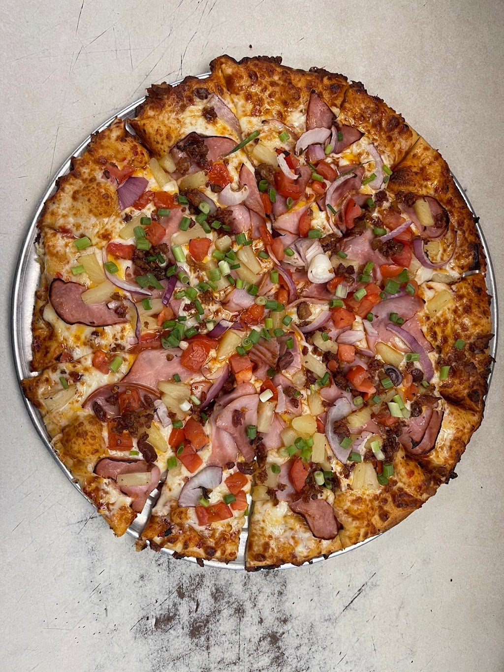 Round Table Pizza | 196 E Grant Ave, Winters, CA 95694, USA | Phone: (530) 795-1500