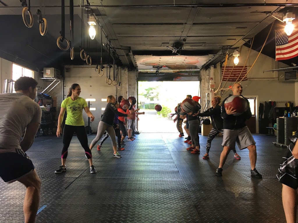 Momentum Fitness Classes- CrossFit, HIIT, Weight training | 256 Main St, Nyack, NY 10960, USA | Phone: (845) 307-0308