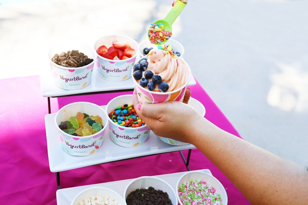 Yogurtland Riverside Campus | 1242 University Ave A, Riverside, CA 92507, USA | Phone: (951) 683-1950