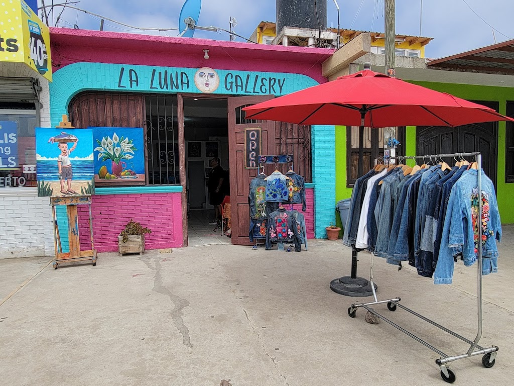 La Luna Art Gallery | KM33, Escenica Ensenada - Tijuana, 22710 Rosarito, B.C., Mexico | Phone: 661 104 3694