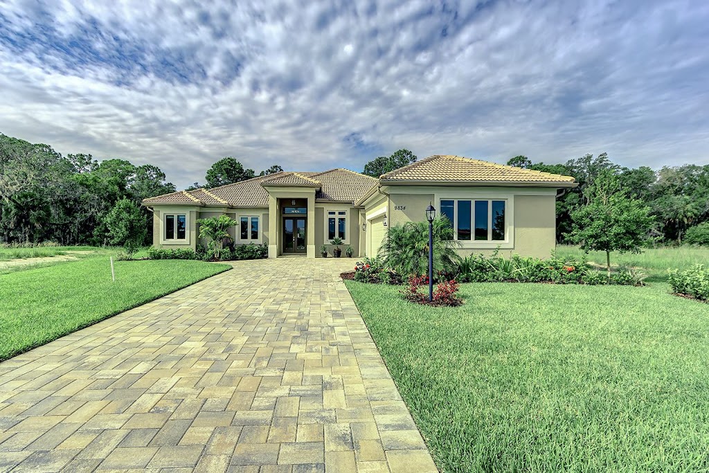 Maggie RE/Max Platinum Realty | 5415 87th St E, Bradenton, FL 34211, USA | Phone: (941) 780-1006