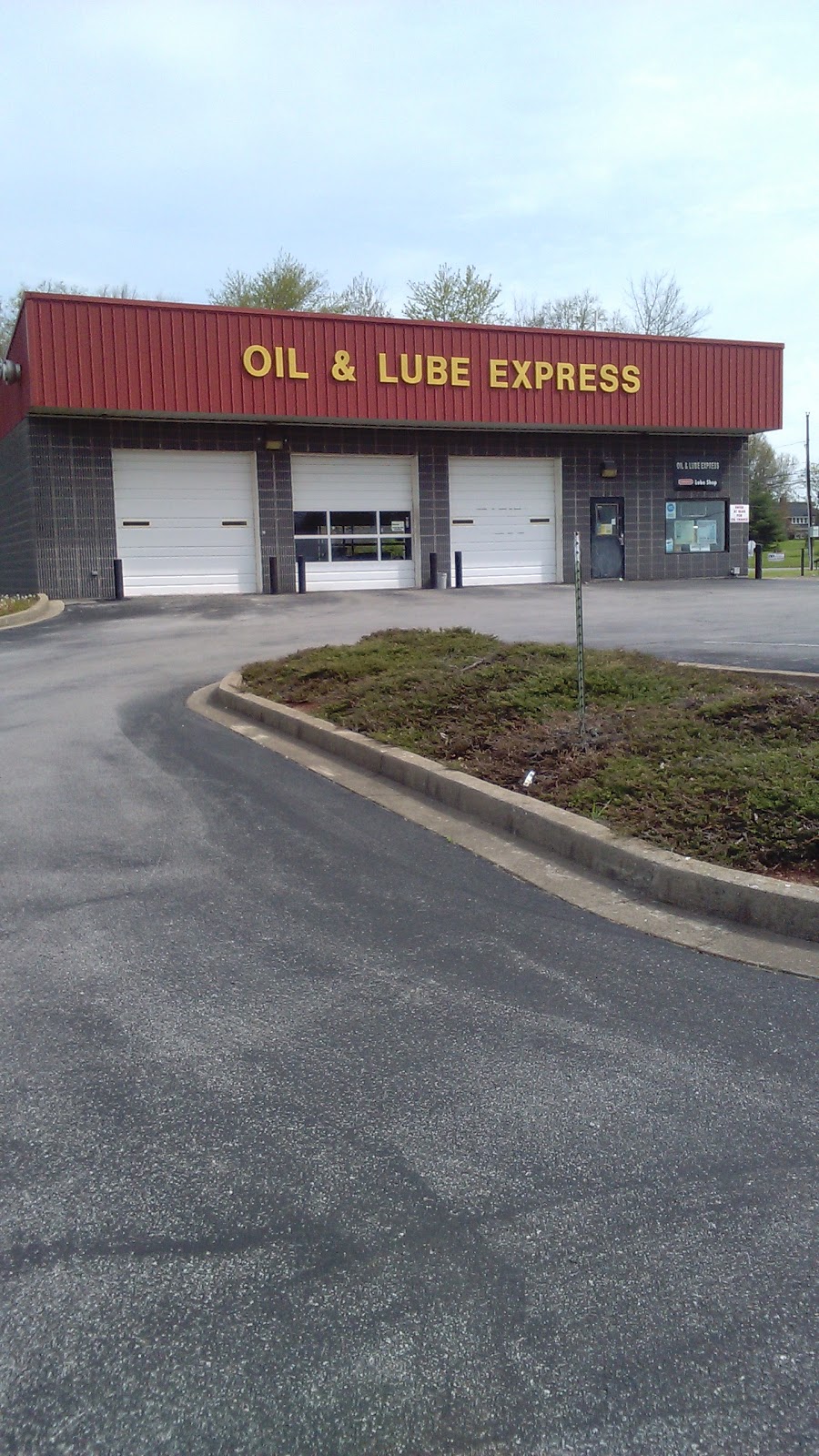 Oil & Lube Express | 102 Old Fort Rd, Stanford, KY 40484, USA | Phone: (606) 365-8355