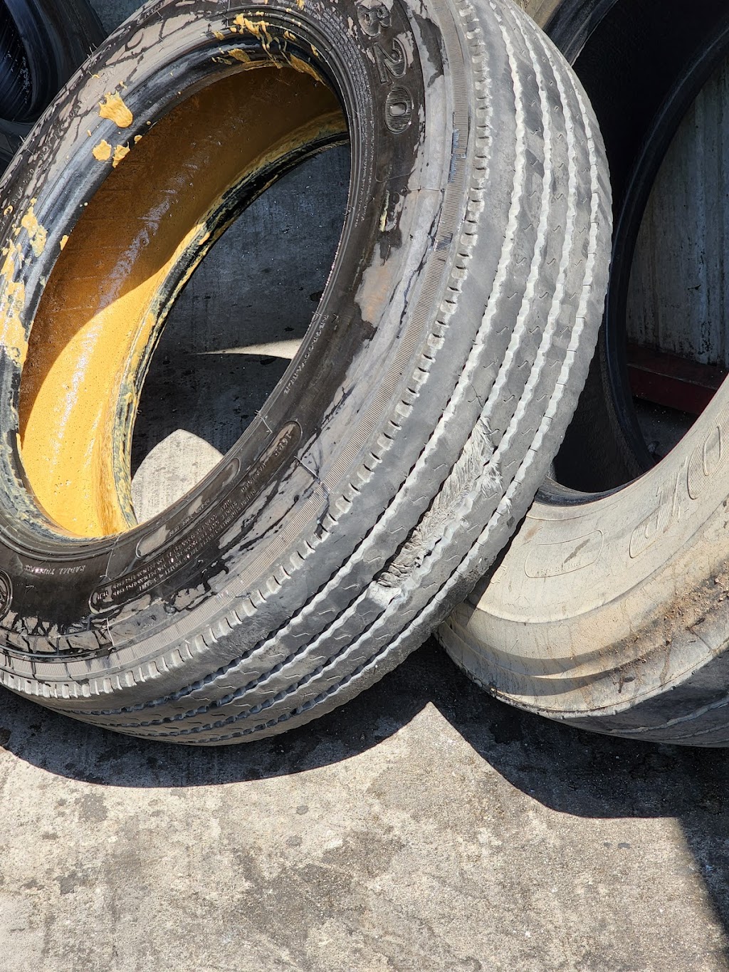 Commercial Tire Wholesale LLC | 631 W Valley Blvd, Bloomington, CA 92316, USA | Phone: (909) 875-9403