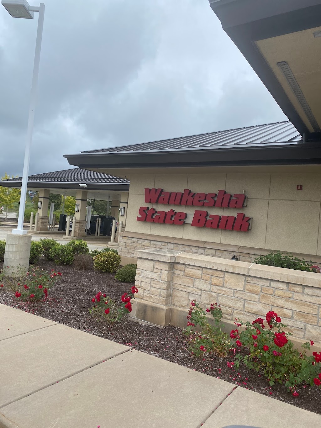 Waukesha State Bank | 1640 E Main St, Waukesha, WI 53186, USA | Phone: (262) 574-4131