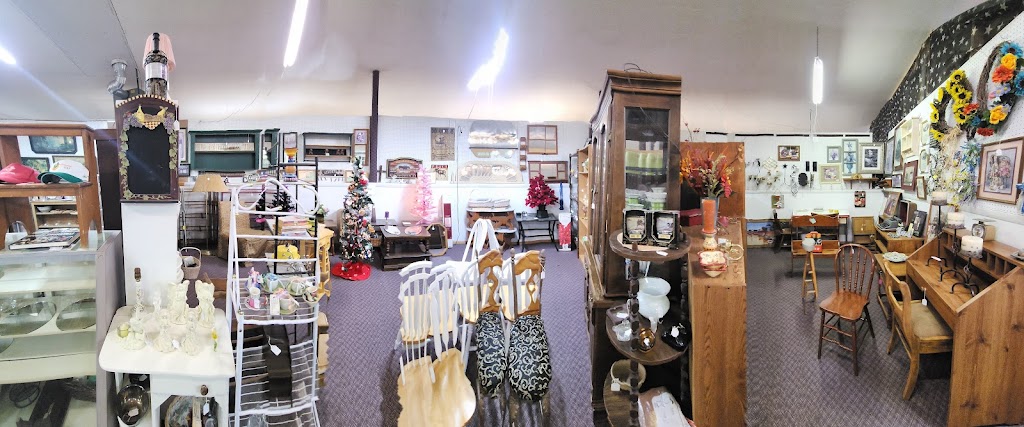 Lighthouse Antique Mall Too | 18395 W Frontage Rd, Litchfield, IL 62056, USA | Phone: (217) 324-6111