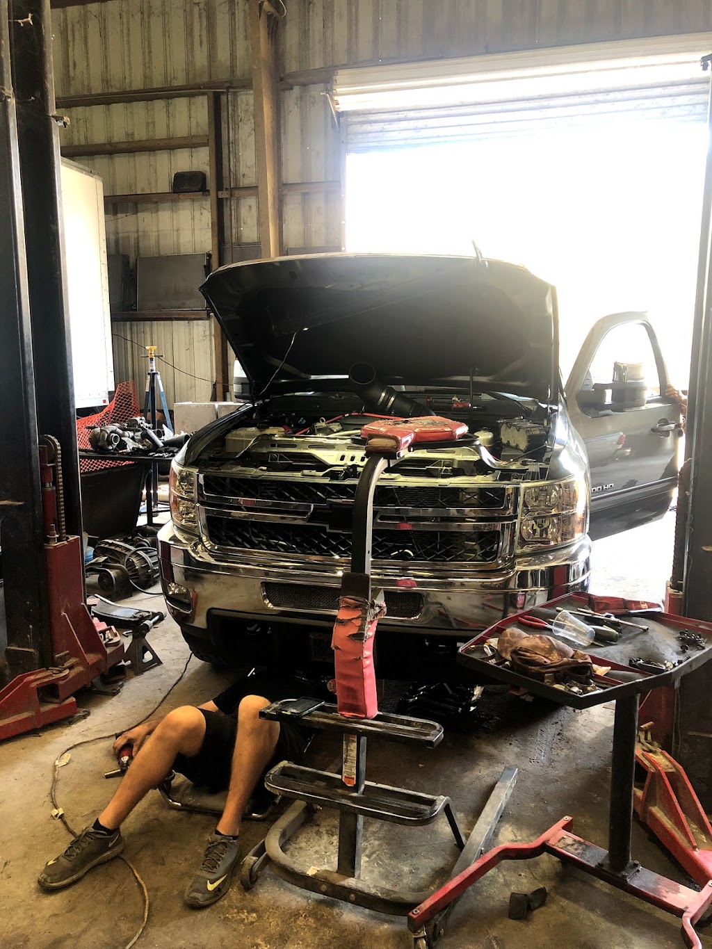 SOS Truck Repair | 311 E Virtue St, Chalmette, LA 70043, USA | Phone: (504) 376-5724