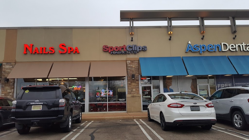 Sport Clips Haircuts of Strongsville - Plaza at SouthPark | 16754 Royalton Rd, Strongsville, OH 44136, USA | Phone: (440) 238-0759