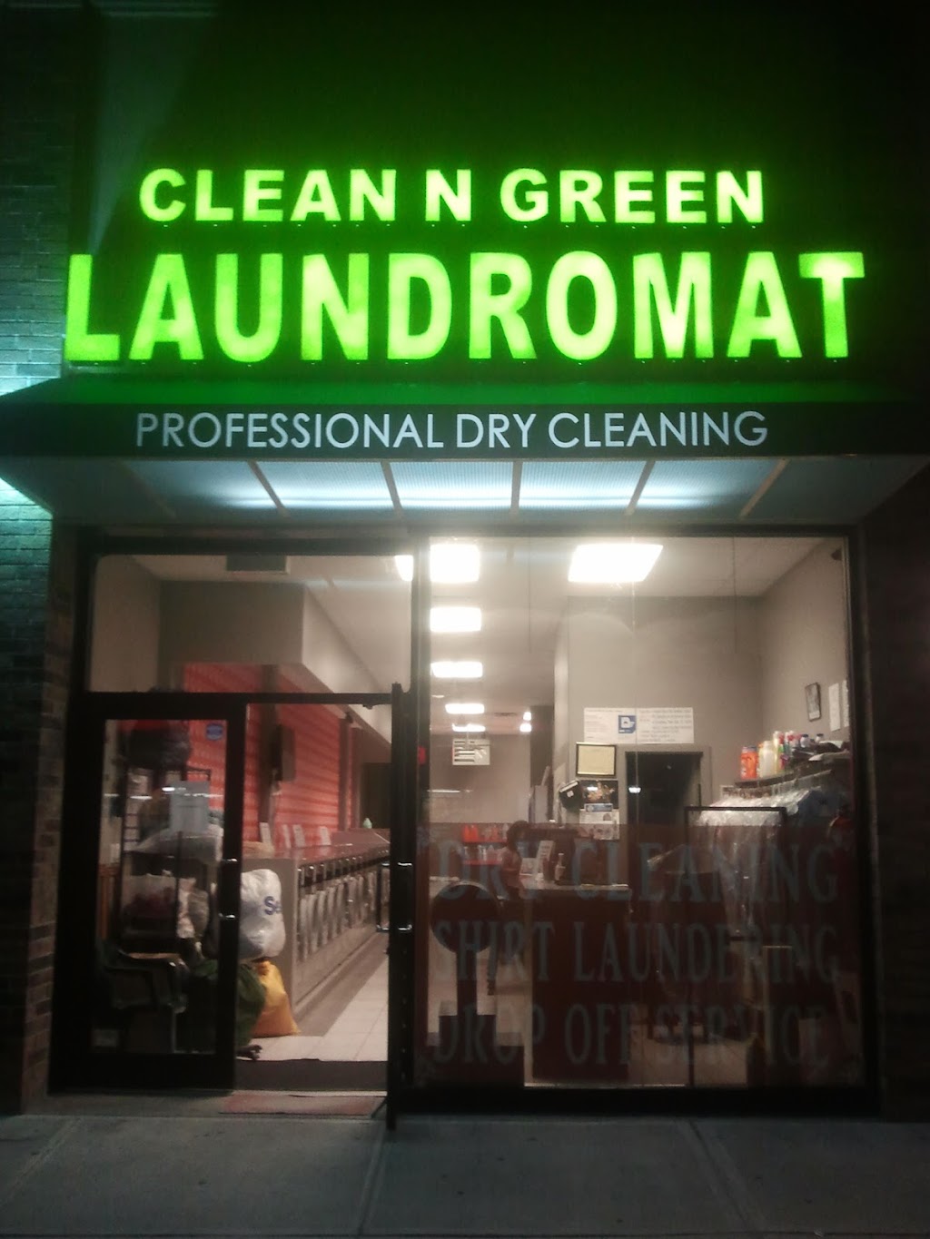 Clean and Green Laundromat | 258-13 Hillside Avenue, Glen Oaks, NY 11004, USA | Phone: (718) 343-2700