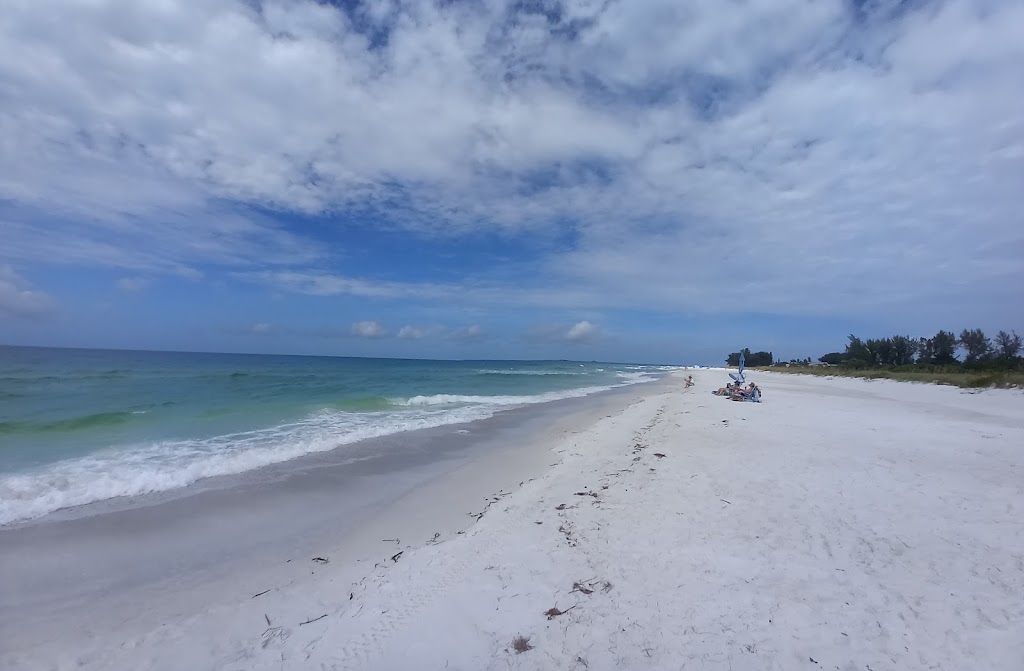 Anna Maria Beach Cottages | 112 Oak Ave, Anna Maria, FL 34216, USA | Phone: (941) 778-1503