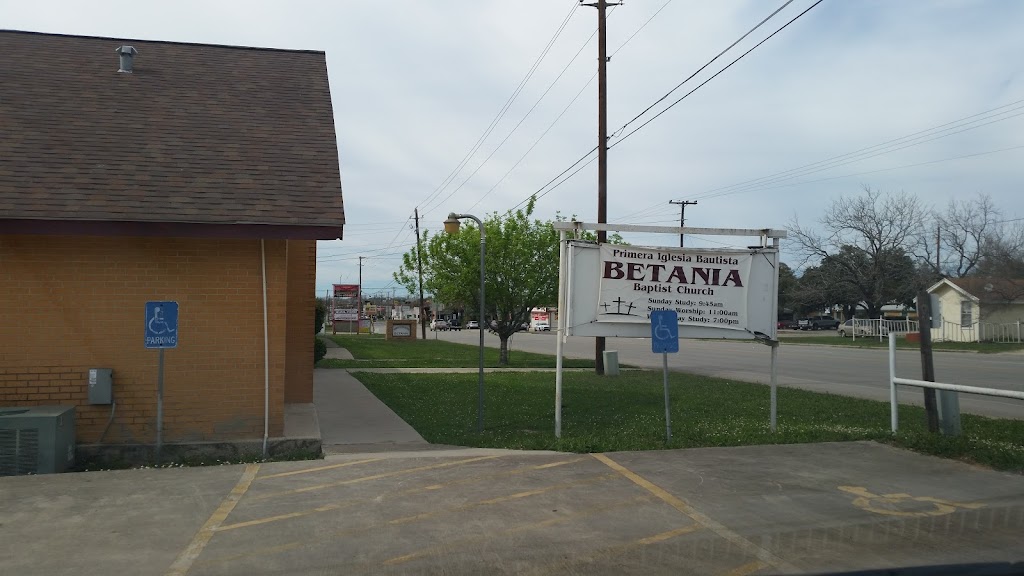 Betania Baptist Mission | 404 E Hondo Ave, Devine, TX 78016, USA | Phone: (325) 617-6504