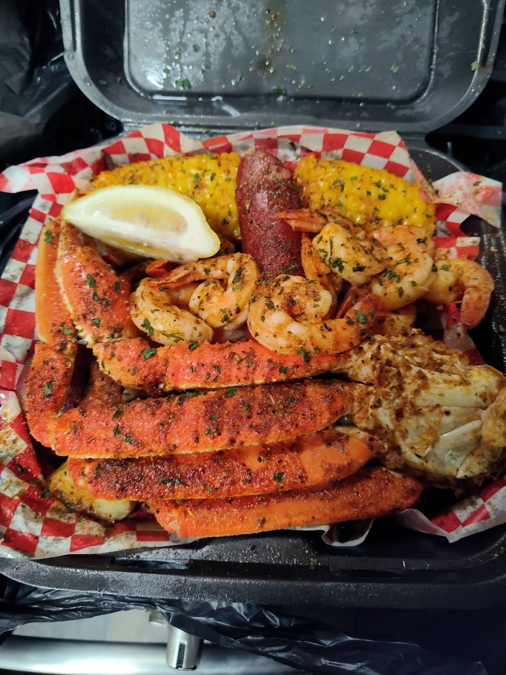 Phillips Seafood | 7050, 21240 Friendship Rd Gate D12, Baltimore, MD 21240, USA | Phone: (410) 850-7500