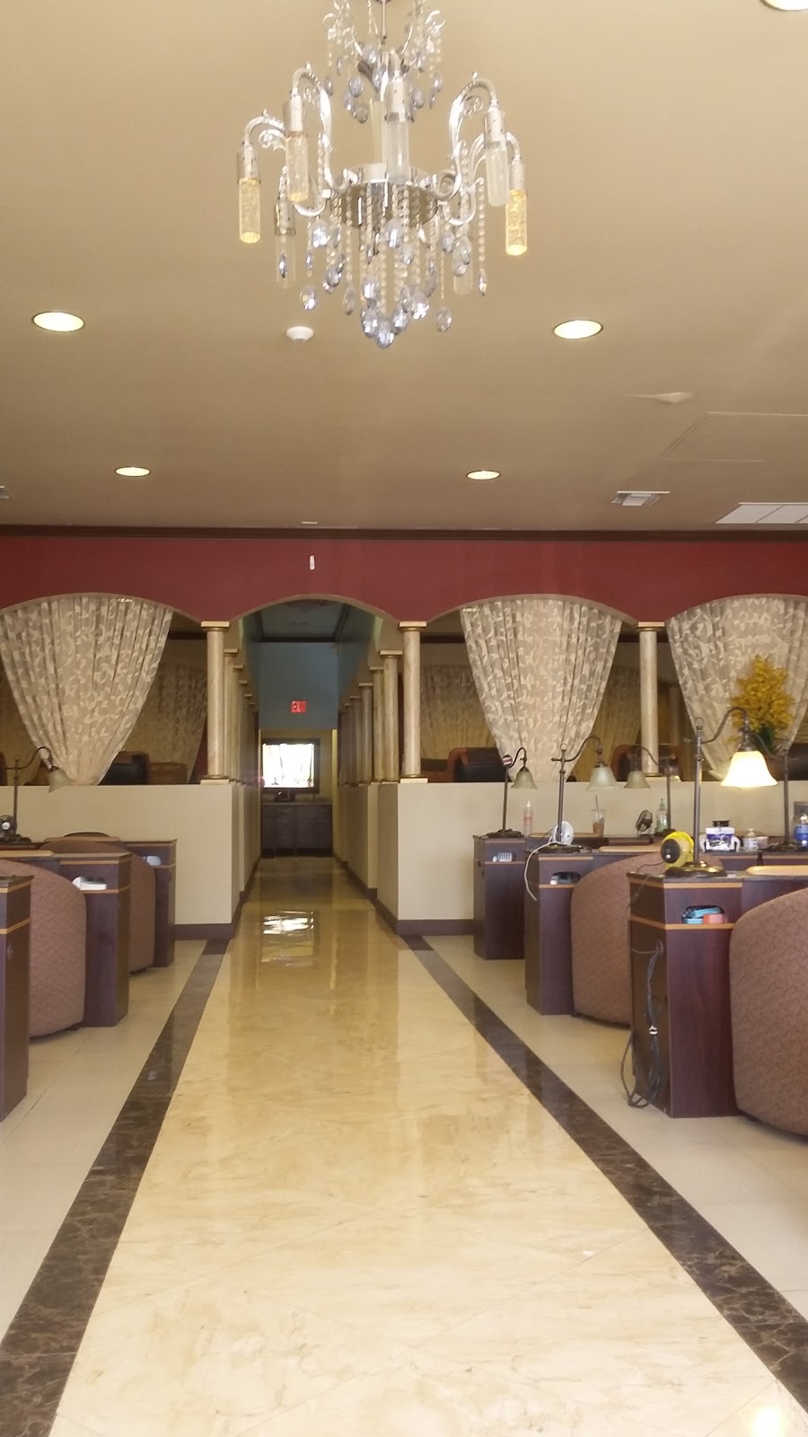 Lavish Manors Nail & Hair Spa | 2717 Dixie Hwy, Wilton Manors, FL 33334, USA | Phone: (954) 396-6245