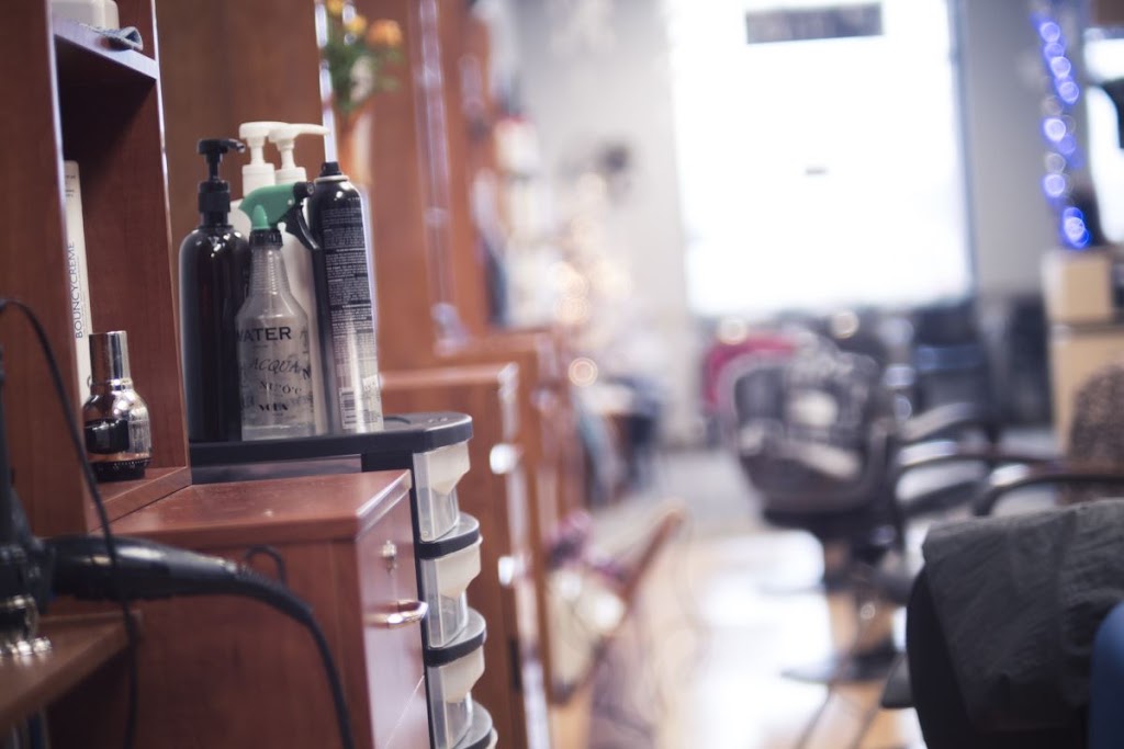 Look Family Hair Salon | 2984 Treat St D, Adrian, MI 49221, USA | Phone: (517) 417-5665