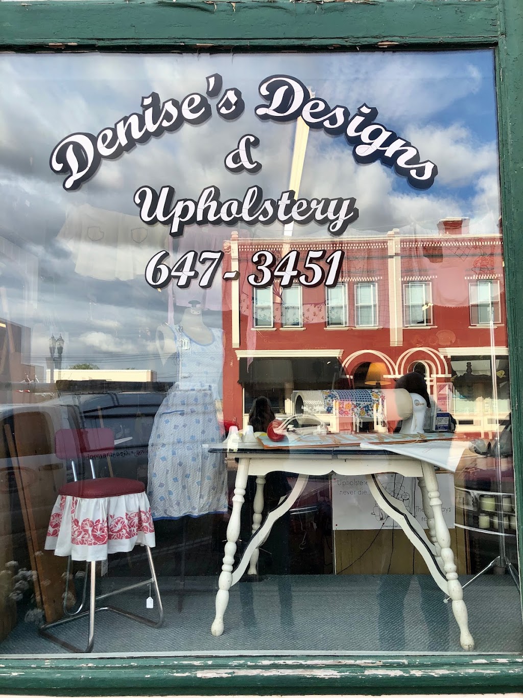 Denises Design & Upholstery | 421 Walker St, Woodbine, IA 51579, USA | Phone: (712) 647-3451