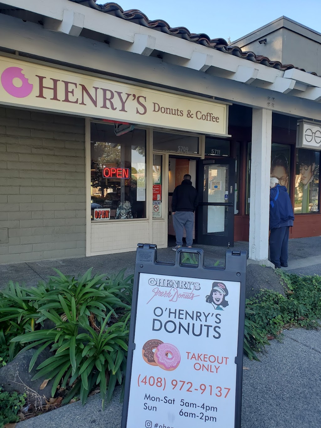 O’Henry’s Donut Shop | 5709 Cottle Rd, San Jose, CA 95123, USA | Phone: (408) 972-9137