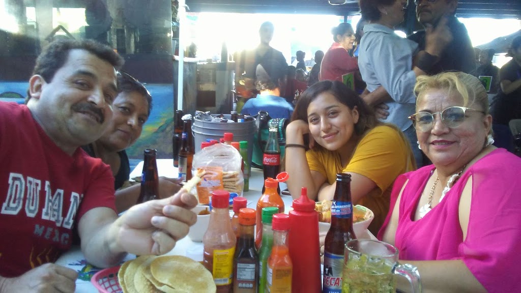Mariscos El Viejon | Sin nombre No. 1327 129, Pob Delejido Francisco Villa, Tijuana, B.C., Mexico | Phone: 664 541 7961