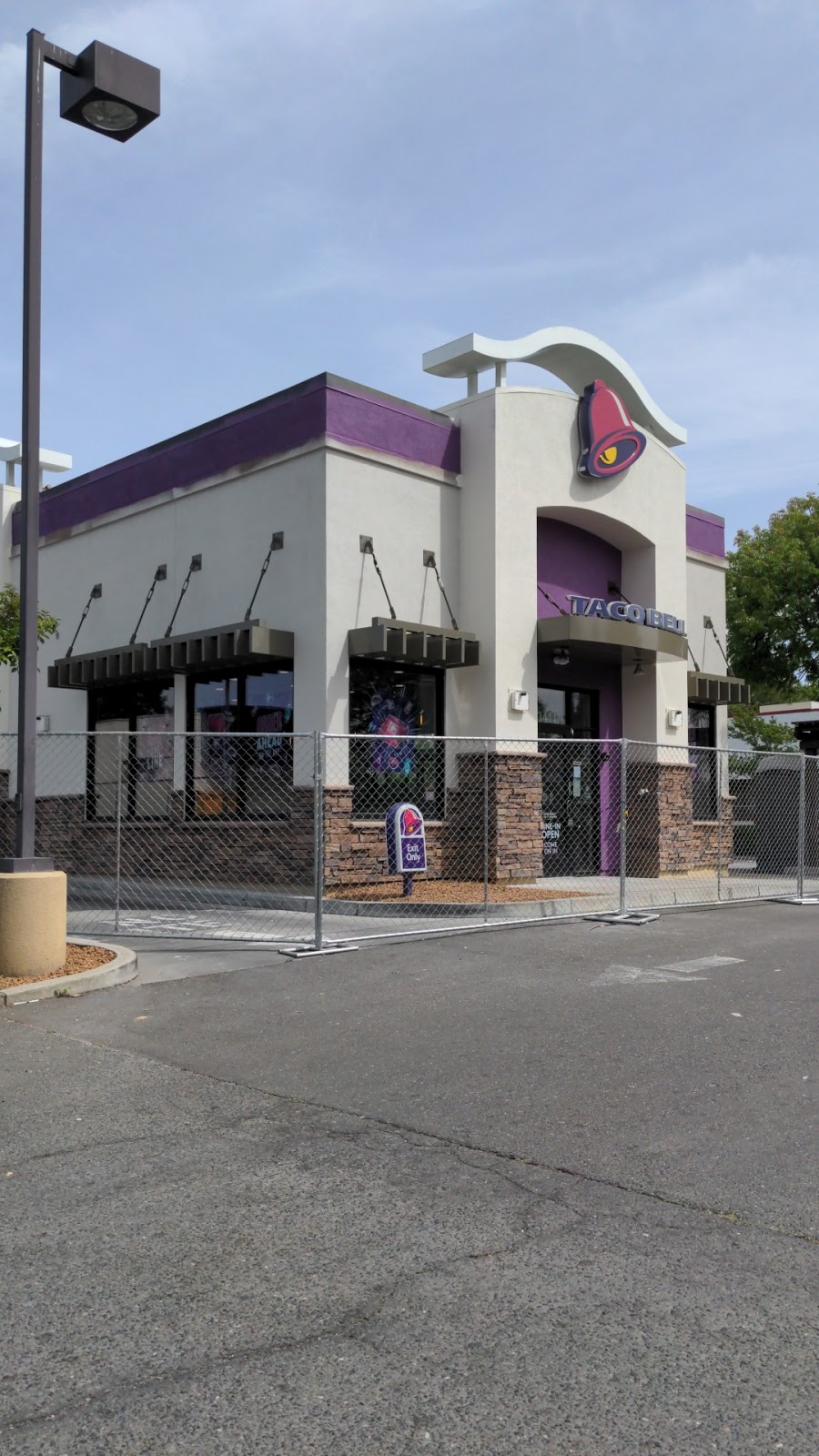 Taco Bell | 10061 Bruceville Rd, Elk Grove, CA 95757, USA | Phone: (916) 714-7602