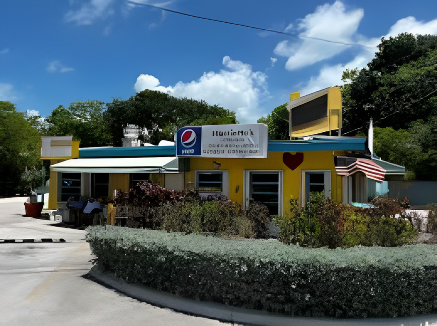 Harriettes Restaurant | 95710 Overseas Hwy, Key Largo, FL 33037, USA | Phone: (305) 852-8689