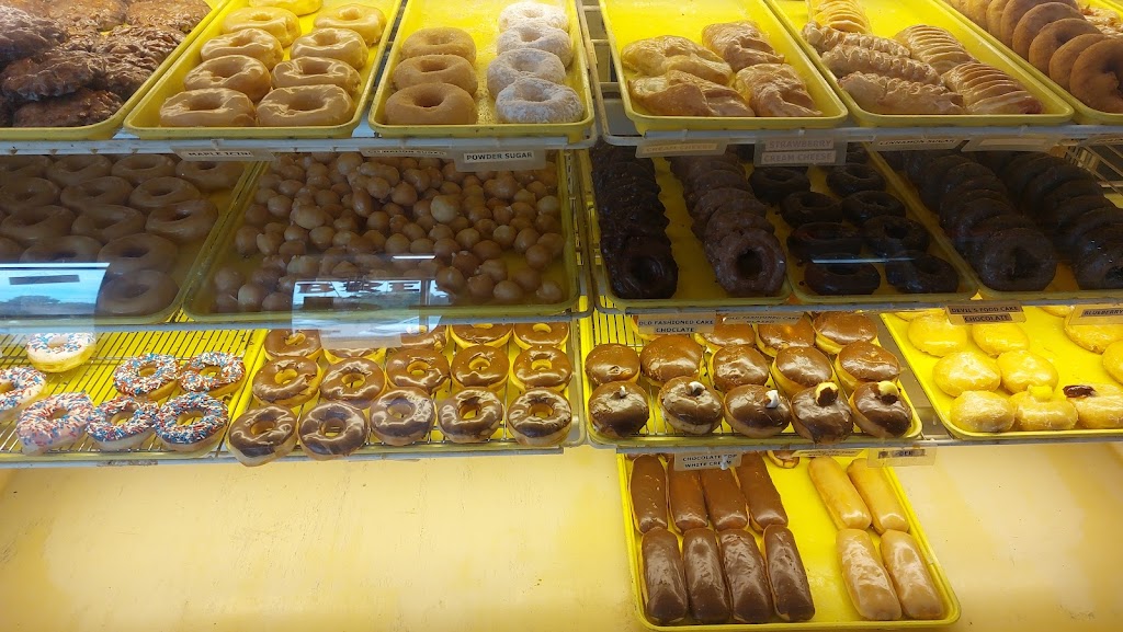 Fairview Fresh Deli Donuts | 2203 Fairview Blvd, Fairview, TN 37062, USA | Phone: (615) 594-0929