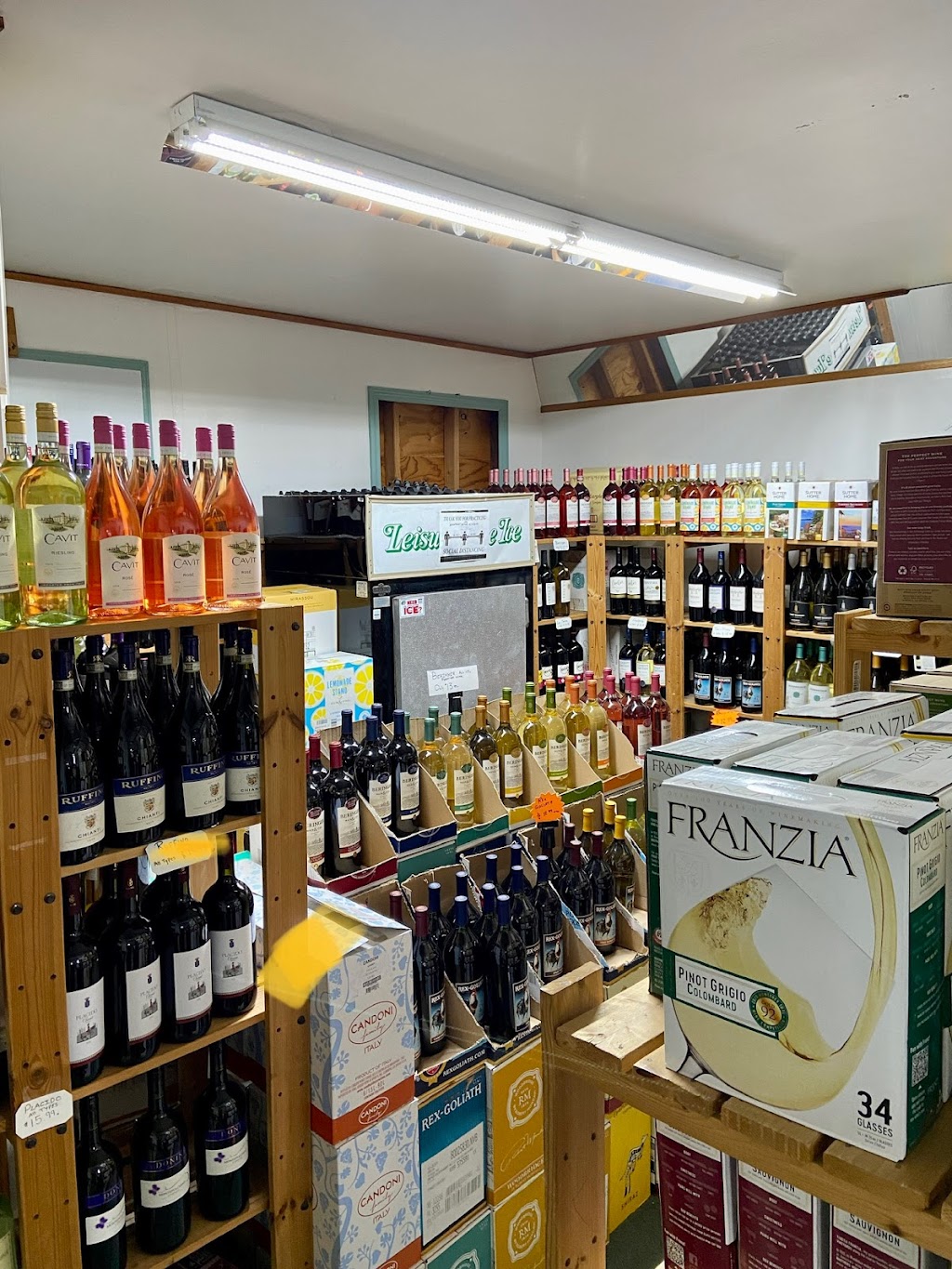 Allentown Wine & Liquors | 3 N Main St, Allentown, NJ 08501, USA | Phone: (609) 208-9463