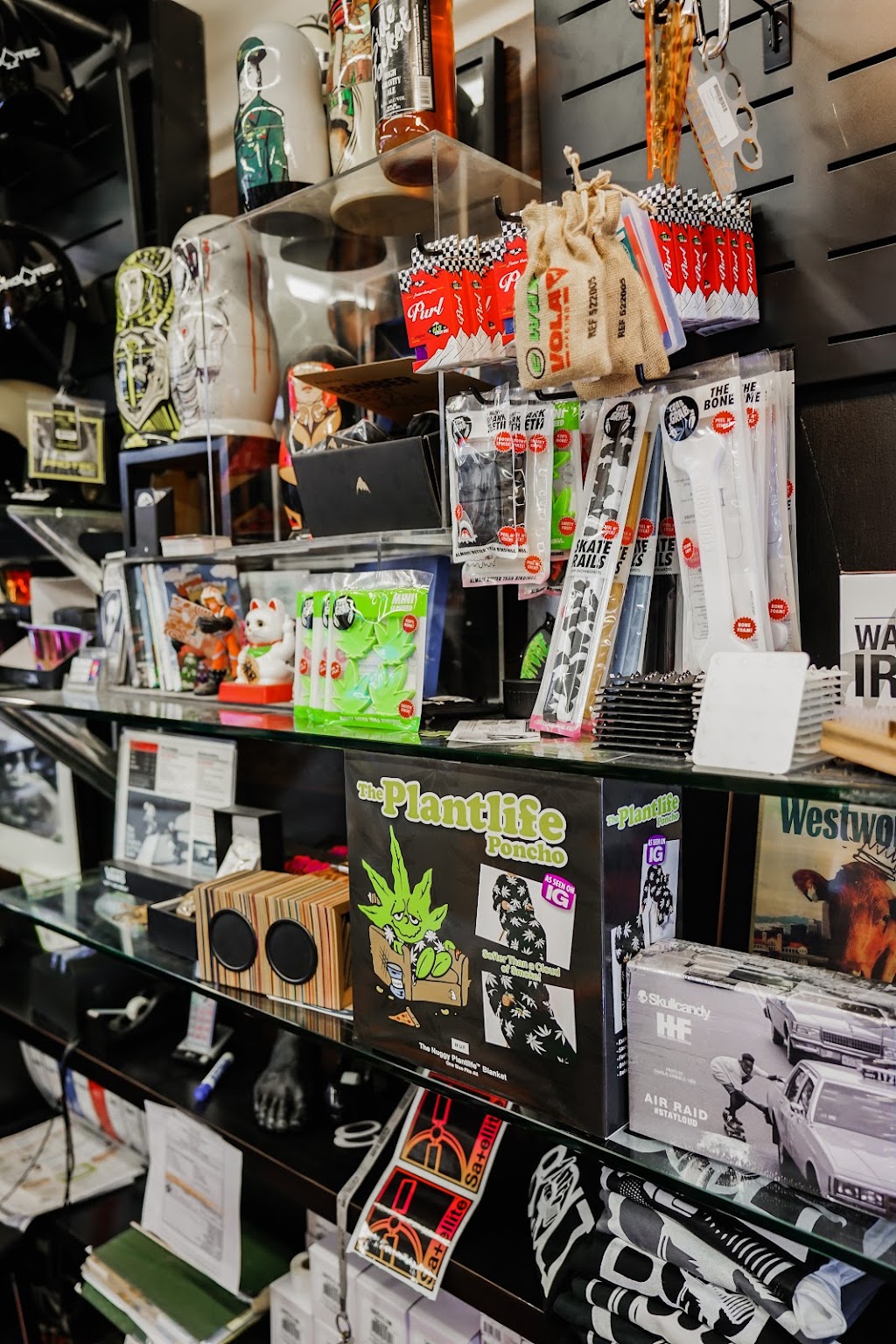 Satellite Boardshop | 3044 Valmont Rd, Boulder, CO 80301, USA | Phone: (303) 374-3275