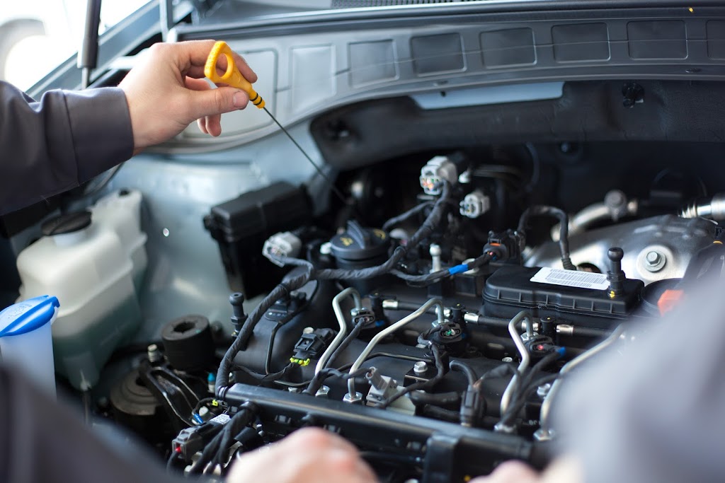 Strickland Brothers 10 Minute Oil Change | 19011 E Quincy Ave, Aurora, CO 80015, USA | Phone: (720) 870-3870