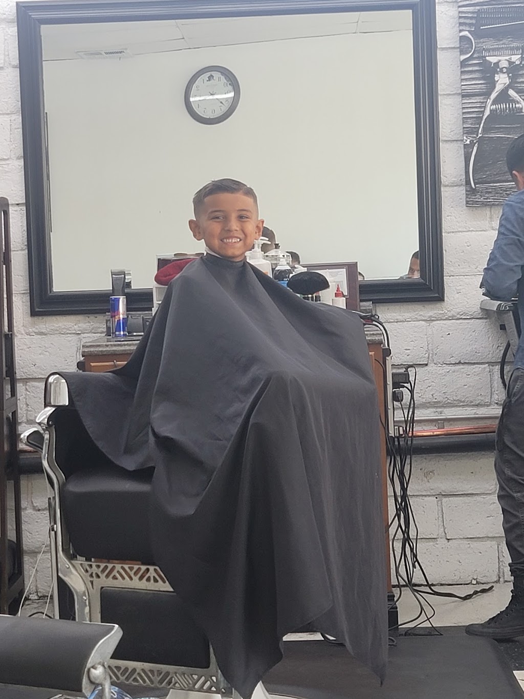 Old Fashion Barber Shop | 8426 Foothill Blvd, Sunland, CA 91040, USA | Phone: (818) 352-0141