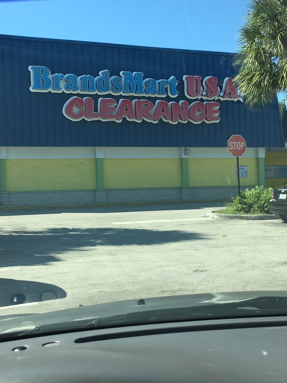 BrandsMart USA Clearance Center | 7902 W Commercial Blvd, Lauderhill, FL 33351, USA | Phone: (954) 666-4783