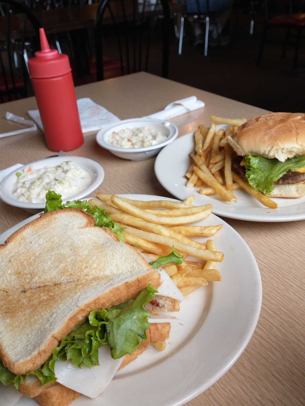 Cherry Street Diner | 29 Cherry St, Ashville, OH 43103, USA | Phone: (740) 983-9669